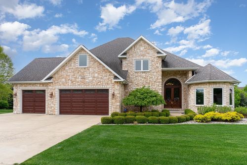 140 Kingsbrook Dr, Frankenmuth, MI, 48734-1266 | Card Image