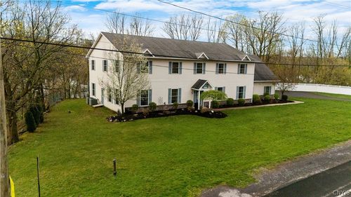 207 Chapel Dr, Syracuse, NY, 13219-1954 | Card Image