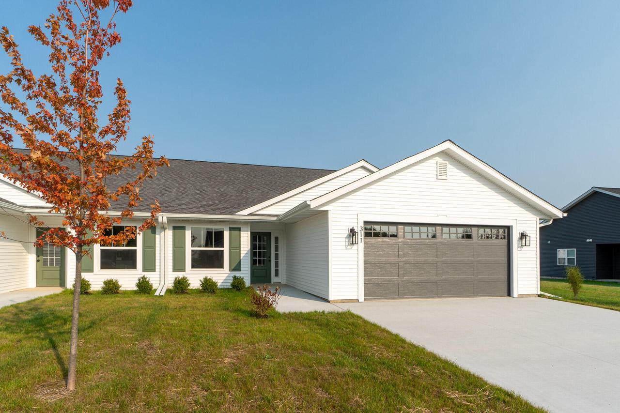 Linden Ln, Delavan, WI 53115