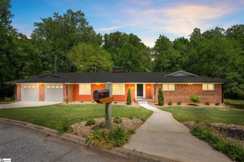 102 Ramblewood Ln, Greenville, SC, 29615-1259 | Card Image