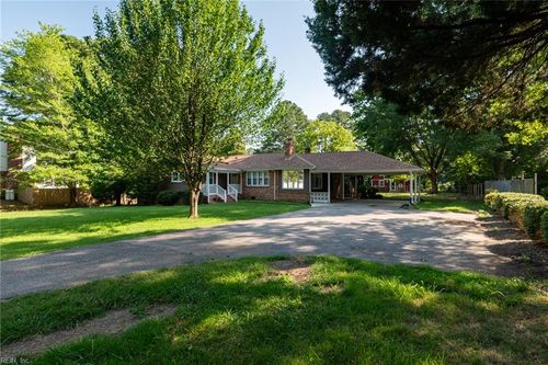 240 Hunts Neck Rd, Poquoson, VA, 23662-1016 | Card Image