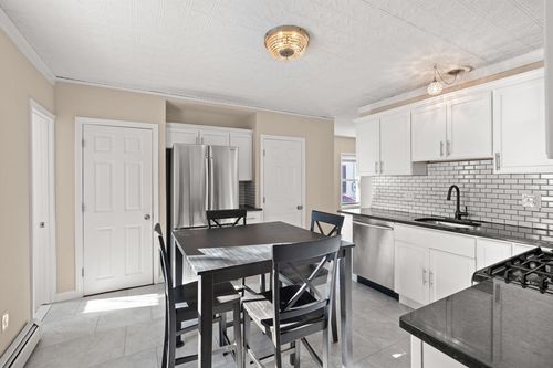 118 W 6th St, Lowell, MA, 01850-1918 | Card Image