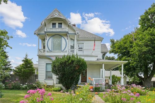1024 18th St, Marion, IA, 52302-2100 | Card Image