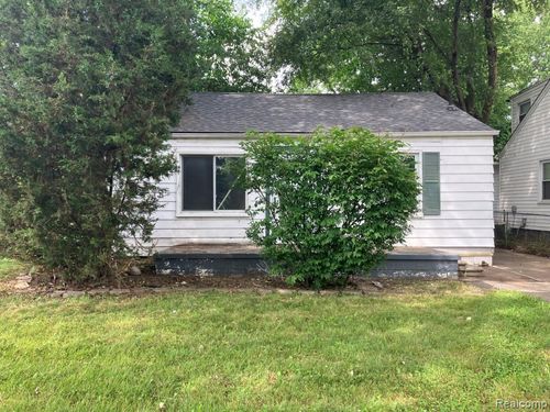 20485 Elkhart St, Harper Woods, MI, 48225-2237 | Card Image