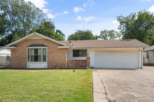 1924 Canterbury St, Irving, TX, 75062-3514 | Card Image