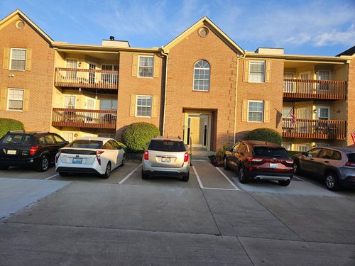10-22 Highland Meadows Cir, Highland Heights, KY, 41076-5702 | Card Image
