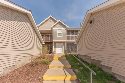 1322 Heatherwood Ln, Ann Arbor, MI, 48108-2791 | Card Image