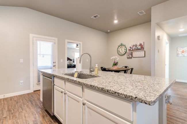 404 E 31 St St, House other with 3 bedrooms, 2 bathrooms and null parking in Wolfforth TX | Image 14