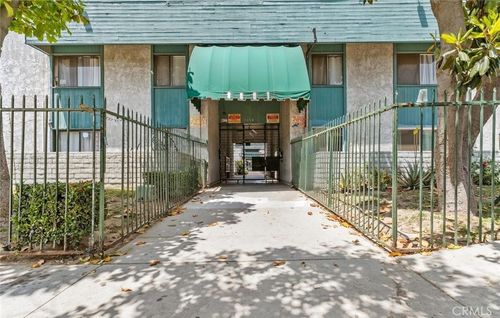 b6-8801 Willis, Panorama City, CA, 91402 | Card Image