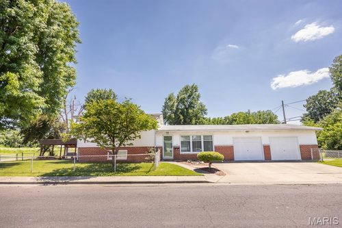201 S Olive St, Hartford, IL, 62048-1336 | Card Image