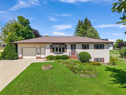 442 Sunnyside Drive S, Caledonia, MN, 55921 | Card Image