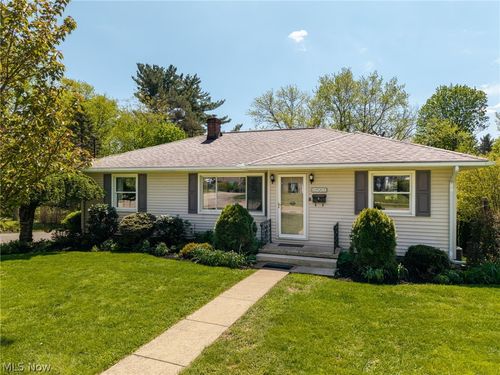 3998 Highland Dr, Mogadore, OH, 44260-2111 | Card Image