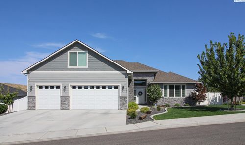 3141 S Young Pl, Kennewick, WA, 99338-1874 | Card Image
