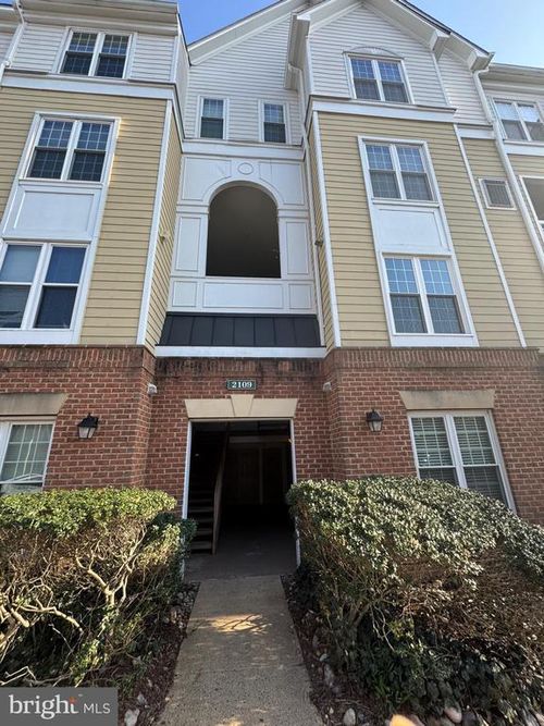 apt-203-2109 Highcourt Ln, HERNDON, VA, 20170-5818 | Card Image