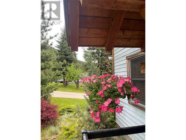 130 8 Th St, House other with 2 bedrooms, 3 bathrooms and null parking in Kaslo BC | Image 21
