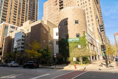 1518 - 40 E 9th Street, Condo with 1 bedrooms, 1 bathrooms and 1 parking in Chicago IL | Image 2