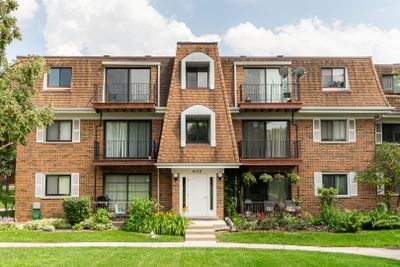 C - 4172 Cove Lane, Condo with 2 bedrooms, 2 bathrooms and 1 parking in Glenview IL | Image 3