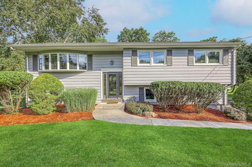 9 Blossom Rd, Airmont, NY, 10901-6604 | Card Image