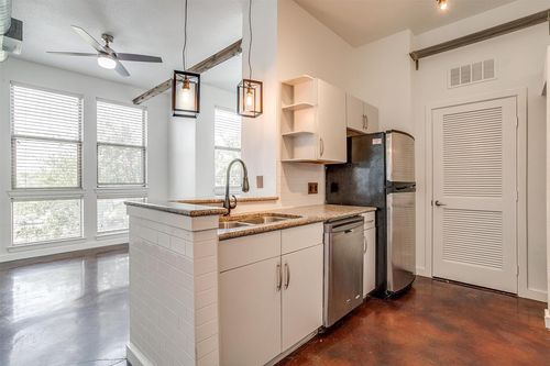 unit-318-201 W Lancaster Ave, Fort Worth, TX, 76102-6668 | Card Image