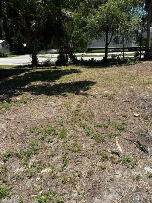 403 Santa Barbara St, NORTH FORT MYERS, FL, 33903-2843 | Card Image