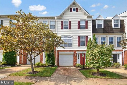 8025 Duck Pond Ter, MANASSAS, VA, 20111-5228 | Card Image