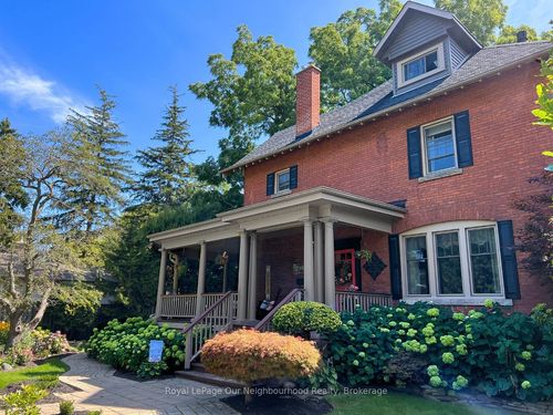 {{alt}} | Card Image