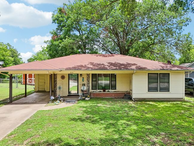213 N 38 Th St, House other with 3 bedrooms, 1 bathrooms and null parking in Corsicana TX | Image 32
