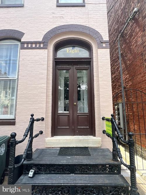 8 E 3rd St, FREDERICK, MD, 21701-6584 | Card Image
