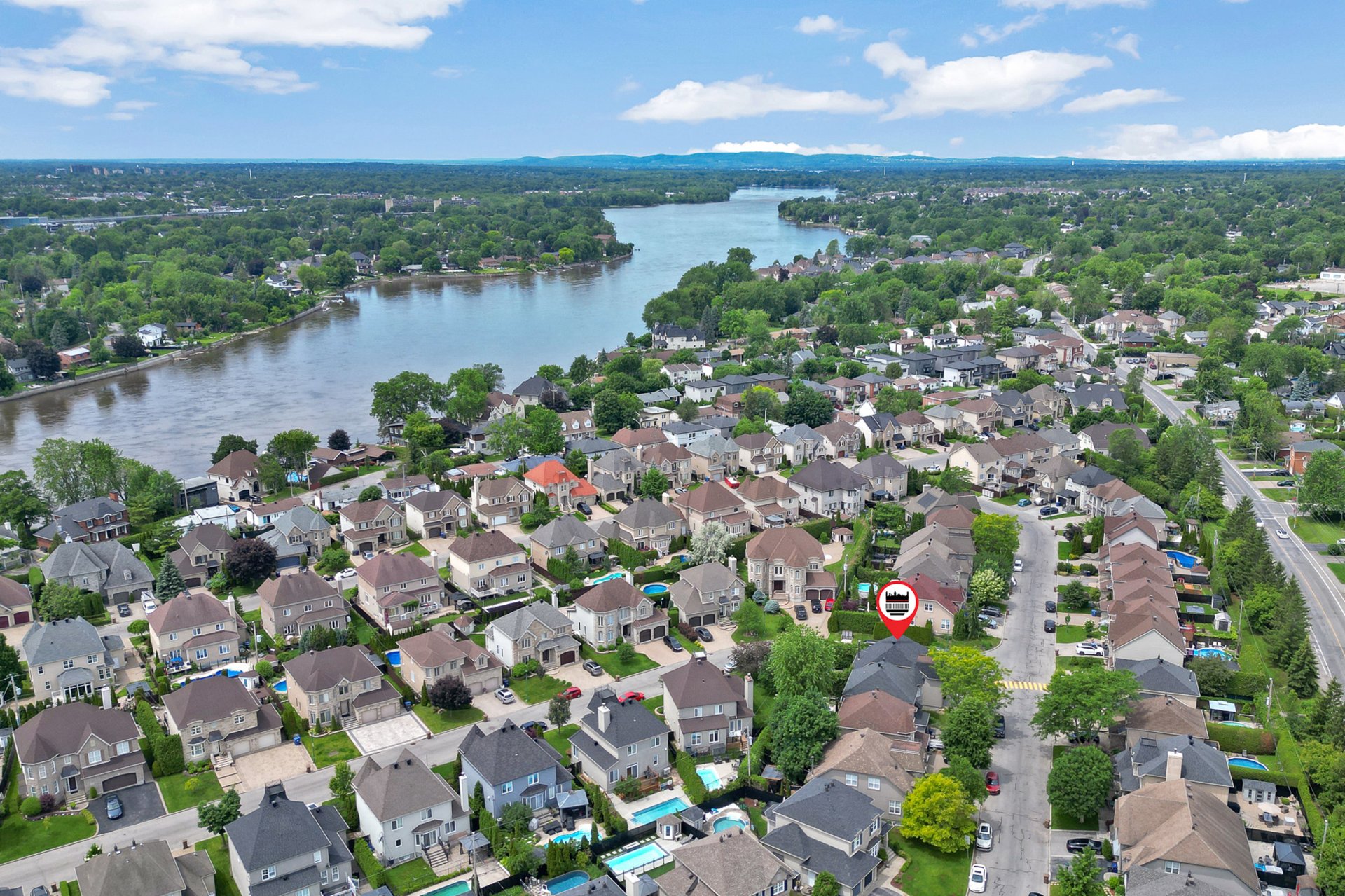 Residential in Laval (Sainte-Dorothée) 4