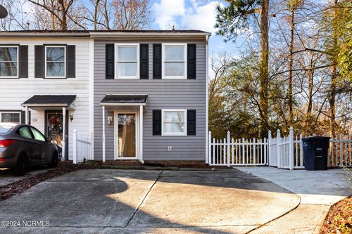 135 Greenford Pl, Jacksonville, NC, 28540-5744 | Card Image