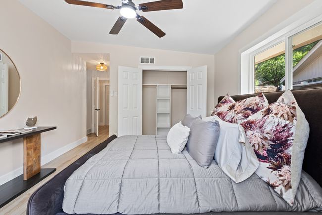 10528 Swallow Ln, House other with 3 bedrooms, 2 bathrooms and null parking in Dallas TX | Image 23