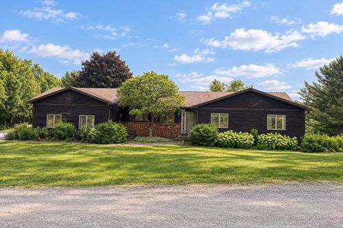 64 Lakeview Ext, Newport, VT, 05855-8926 | Card Image