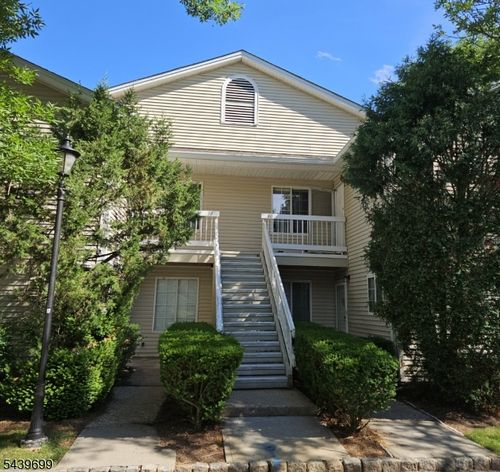80 Sage Ct, Bedminster, NJ, 07921-1412 | Card Image