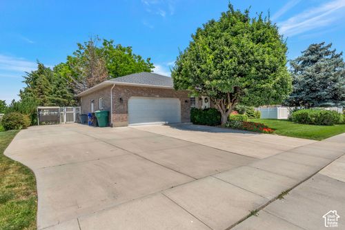 1386 W Bristol Ridge Rd, West Jordan, UT, 84088-9482 | Card Image