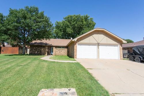 204 Sw 22nd St, Seminole, TX, 79360-3814 | Card Image