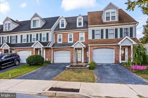 678 Topaz Dr, LANCASTER, PA, 17603-5863 | Card Image