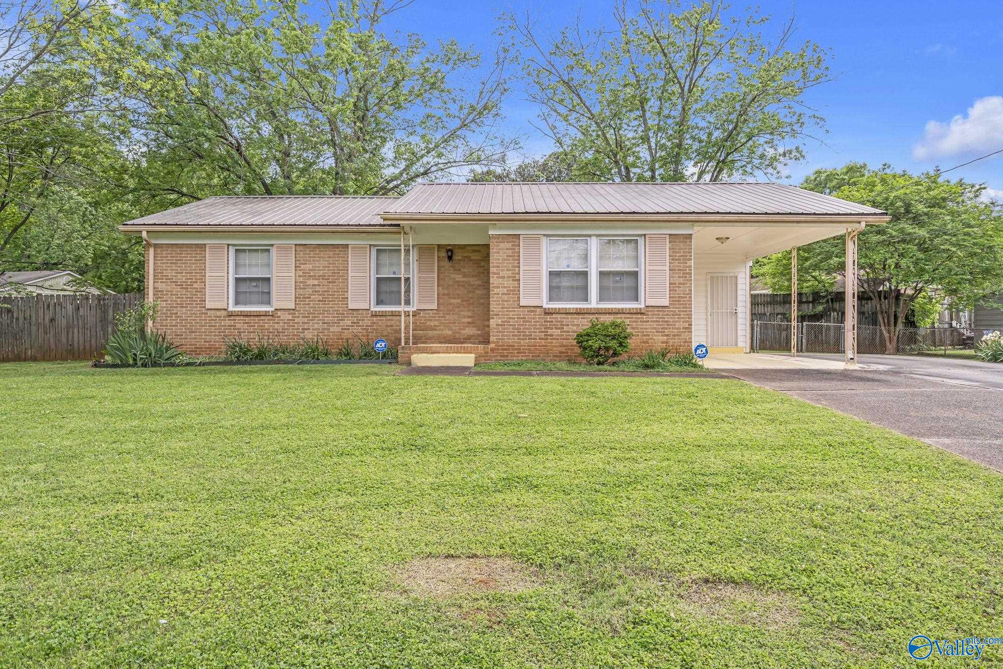 Brookline Dr, Huntsville, AL 35810