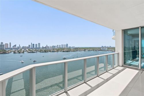 2010-17301 Biscayne Blvd, Aventura, FL, 33160-4895 | Card Image