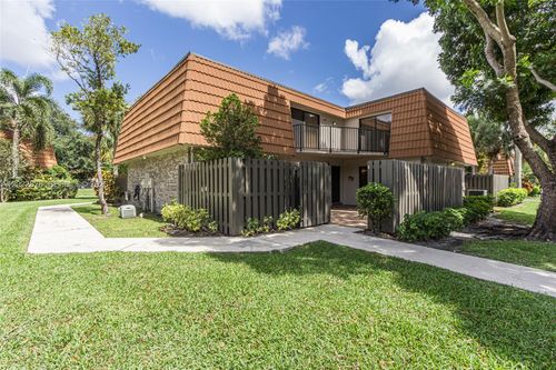 1530 W Harmony Lake Cir, Davie, FL, 33324 | Card Image