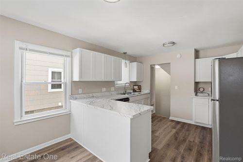 305 Liberty St, Pontiac, MI, 48341-1119 | Card Image