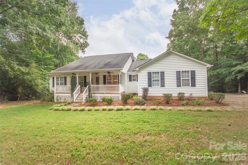 588 Abbeydale Rd, Harmony, NC, 28634-9484 | Card Image