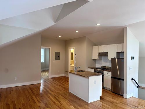 apt-12 Main St, Warwick, NY, 10990-1490 | Card Image