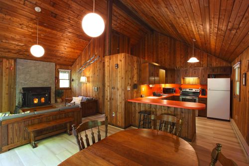 82 Two Brook Dr, Wilmington, VT, 05363-8817 | Card Image