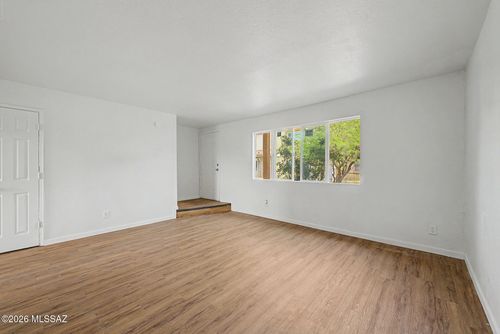 5880 S Del Moral Blvd, Tucson, AZ, 85706-4366 | Card Image