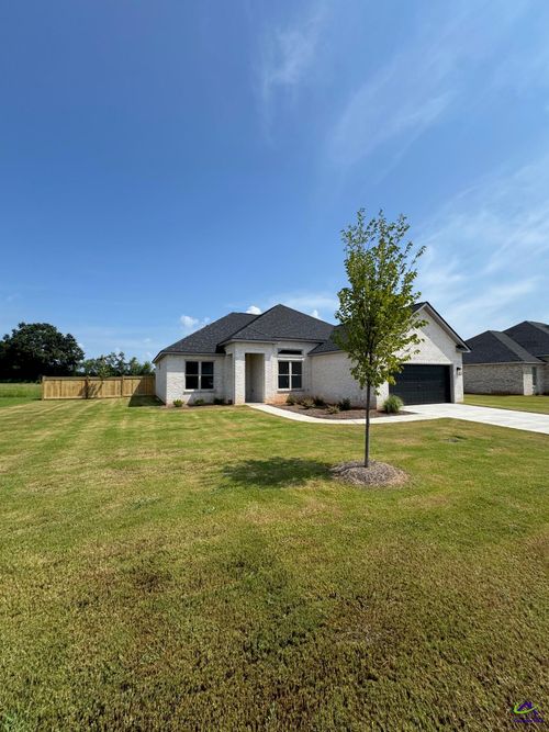 207 Farmland Cir, Perry, GA, 31069-7533 | Card Image