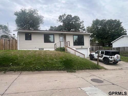 711 5th Avenue, Plattsmouth, NE, 68048-9999 | Card Image