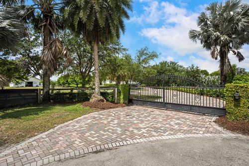 19986 Black Falcon Rd, Loxahatchee, FL, 33470-2501 | Card Image