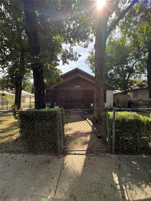 2014 Arizona Ave, Dallas, TX, 75216-1804 | Card Image