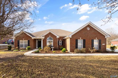 133 Tellico Ridge Rd, New Market, AL, 35761-7613 | Card Image