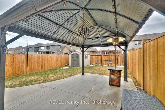91 Roselawn Cres, House attached with 2 bedrooms, 4 bathrooms and 1 parking in Welland ON | Image 34